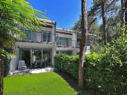 3 bedrooms, 5 beds
