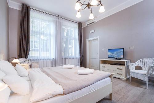 Elegant Apartments 3