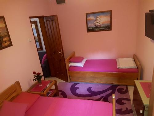 One-Bedroom Apartment image 8