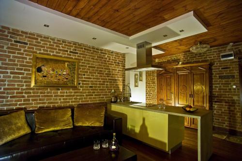 Studio Apartment image 9