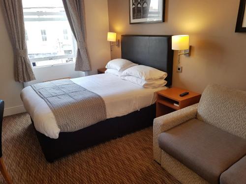 1 double bed, 2 sofa beds