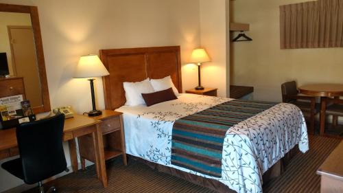 Queen Room