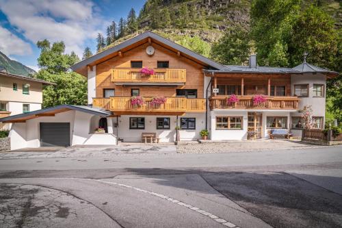 Gästehaus Huben in Huben, Österreich