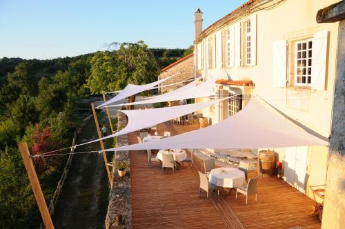 15998974 Logis Hotels Domaine du Châtelard