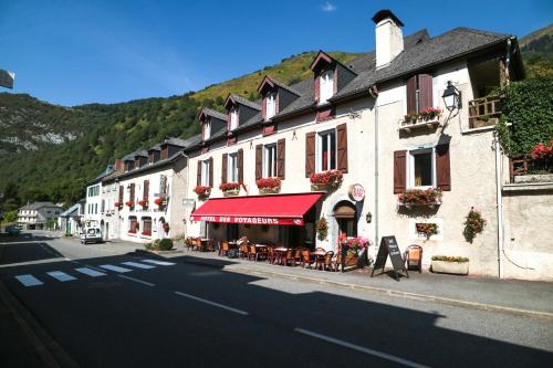 Hôtel des Voyageurs - Hotel - Urdos