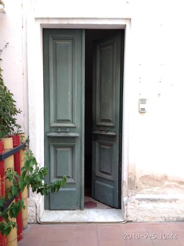 Entrance, Casa Diaz in Elia
