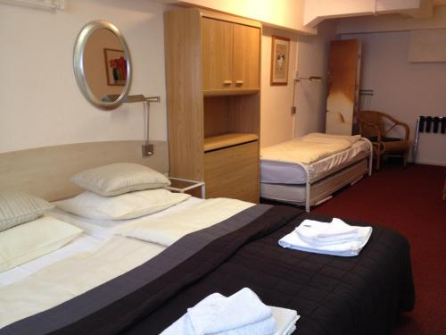 Triple Room image 3