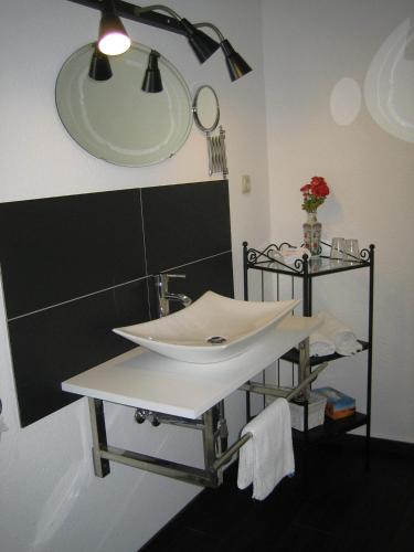 Hotel Frankfurter Hof - image 5