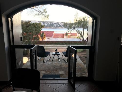  Dva Galeba in Stara Novalja