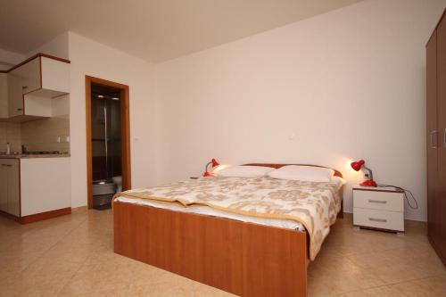  Studio Metajna 6486a in Metajna