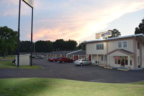 ทัศนียภาพภายนอกโรงแรม, White Oaks Motel Pennsville/Carneys Point in คาร์นีย์ พอยต์