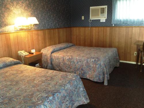 2 queen beds