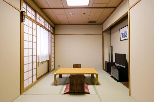 Japanese-Style Room (7.5 tatami) without bath, with toilet - Non-Smoking 