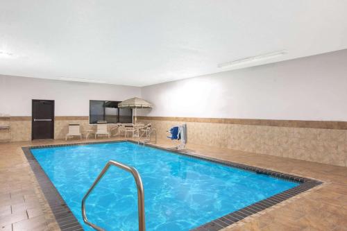 AmericInn by Wyndham Council Bluffs - image 4