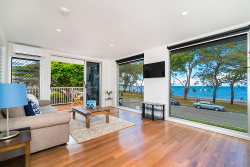 

BRIBIE WATERS - FANTASTIC WATER VIEWS