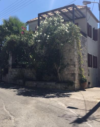  Lovely Home in 73006 Sirílion