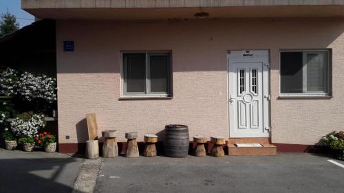  Apartman i sobe Pavek, Unterkunft in Pisarovina