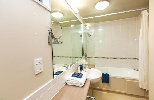 Cranford Oak Motel photo 1