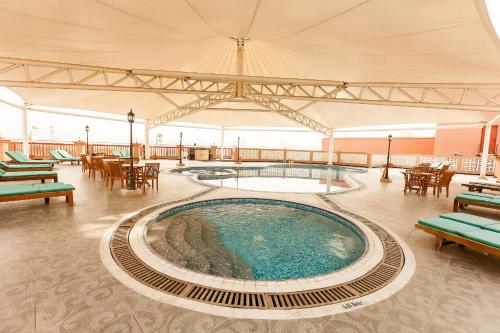 Swimming pool, Red Castle Hotel Sharjah in Sharjah