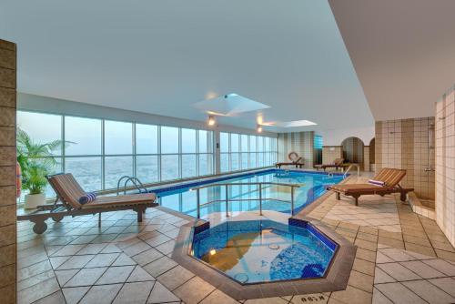 Swimming pool, EMIRATES GRAND HOTEL in Dubai