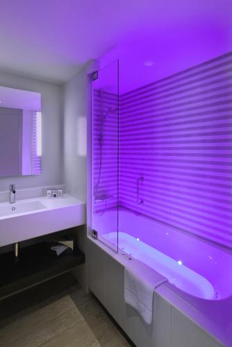 Martin's Château Du Lac - image 10