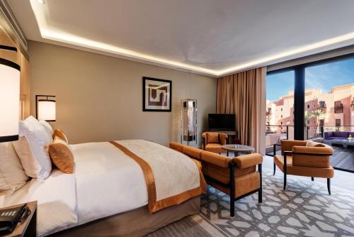 room detail thumbnail 1