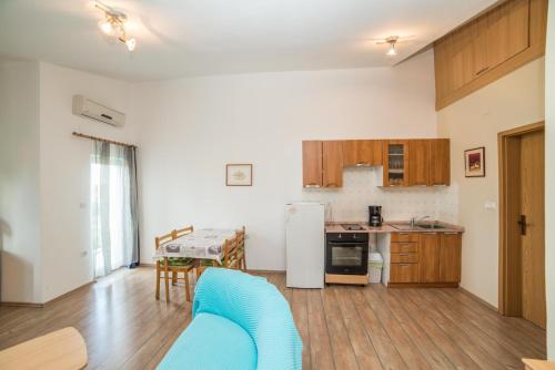 Apartments Đurđa - image 4