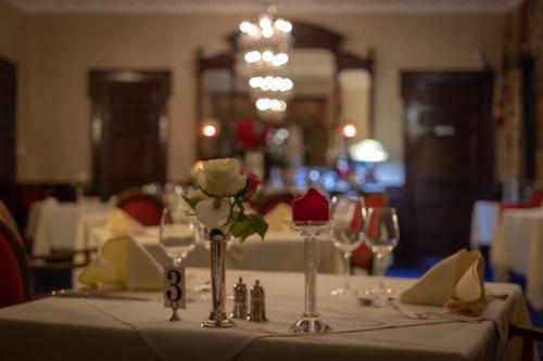 Ресторан, Ledgowan Lodge Hotel in Акнашін