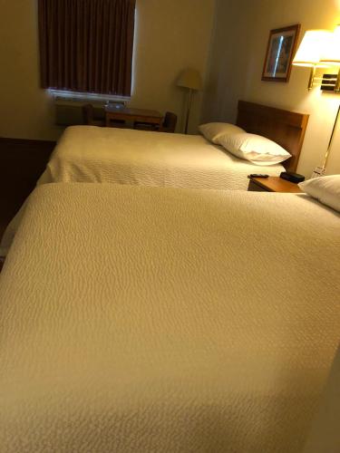Coronado Motel & RV Park - image 4