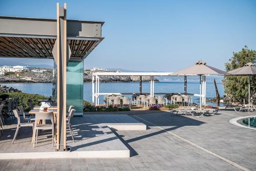 Restaurant, Kavos Hotel & Suites in Akrotiri