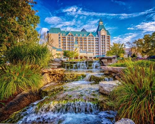 Chateau on the Lake Resort Spa and Convention Center, Branson