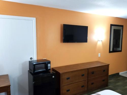 Americas Best Value Inn Marshall