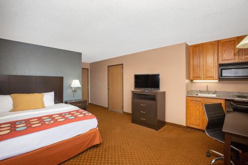 AmericInn by Wyndham Coralville