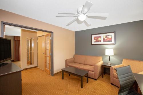 AmericInn by Wyndham Coralville