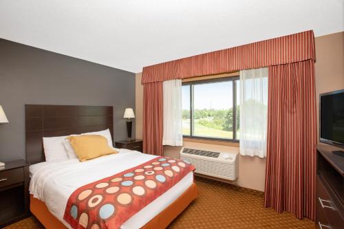 AmericInn by Wyndham Coralville