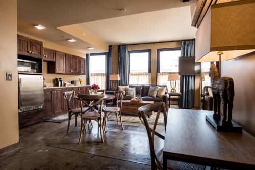 Suite, deluxe