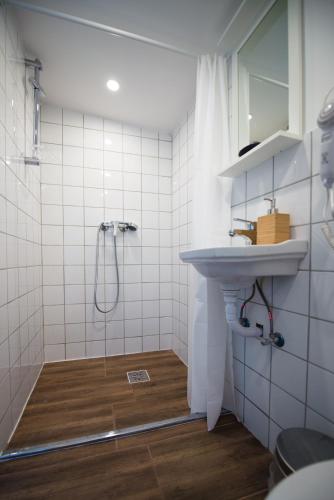 Chesscom Guesthouse - image 8