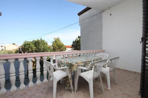 Apartments with a parking space Vrsi - Mulo Zadar - 6547 Vrsi 