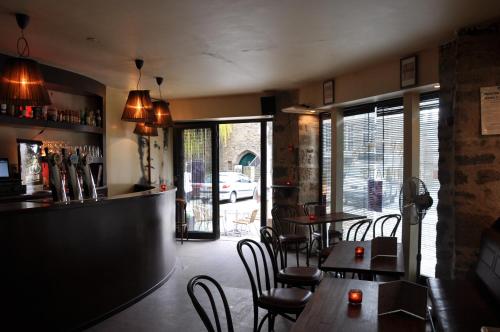 Cafe Hotel du Theatre 2