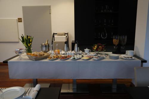 LBV House Hotel - image 11