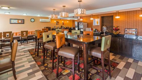 Best Western Luxbury Inn-Fort Wayne