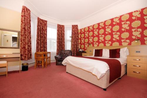 1 queen bed