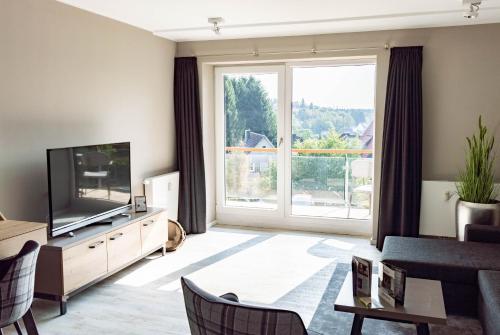 1 king bed, 1 sofa bed
