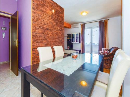  Three-Bedroom Apartment in Podstrana in Podstrana