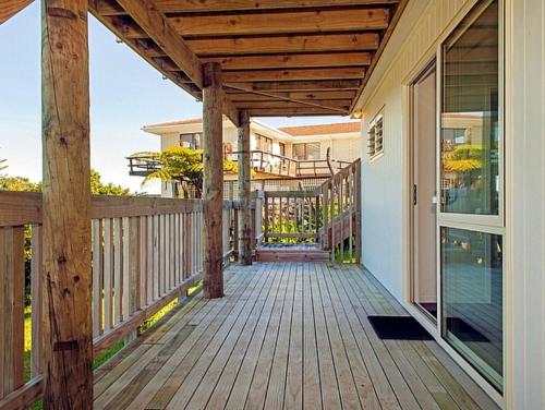 Pretty on Paku, Tairua - Cottage in Tairua