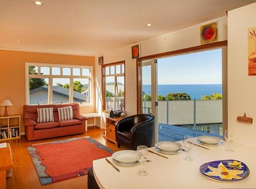 Pretty on Paku, Tairua - Cottage in Tairua
