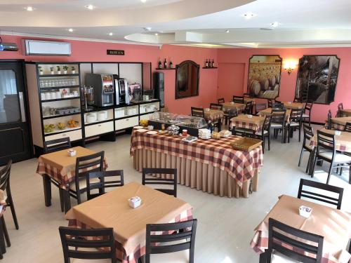 Hotel Jardim - image 5