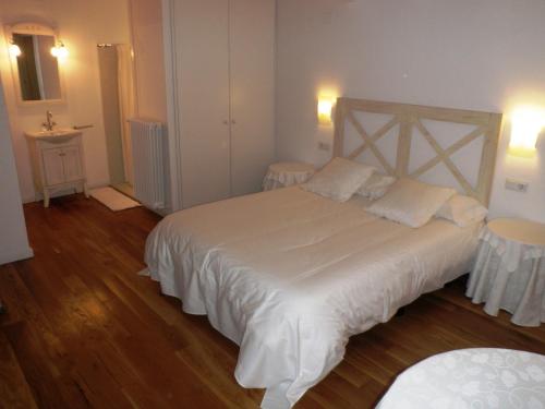 El Castell de la Pobla de Lillet (Adults Only)