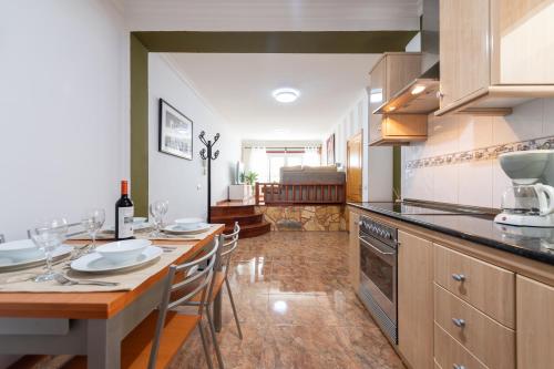 Arinaga Luxury House Beach 2