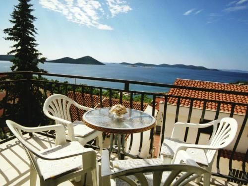  Stpacious Apartment in Drage with Parking in Drage
